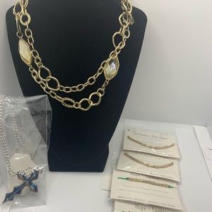 bundle 2 necklaces & 5 bracelets